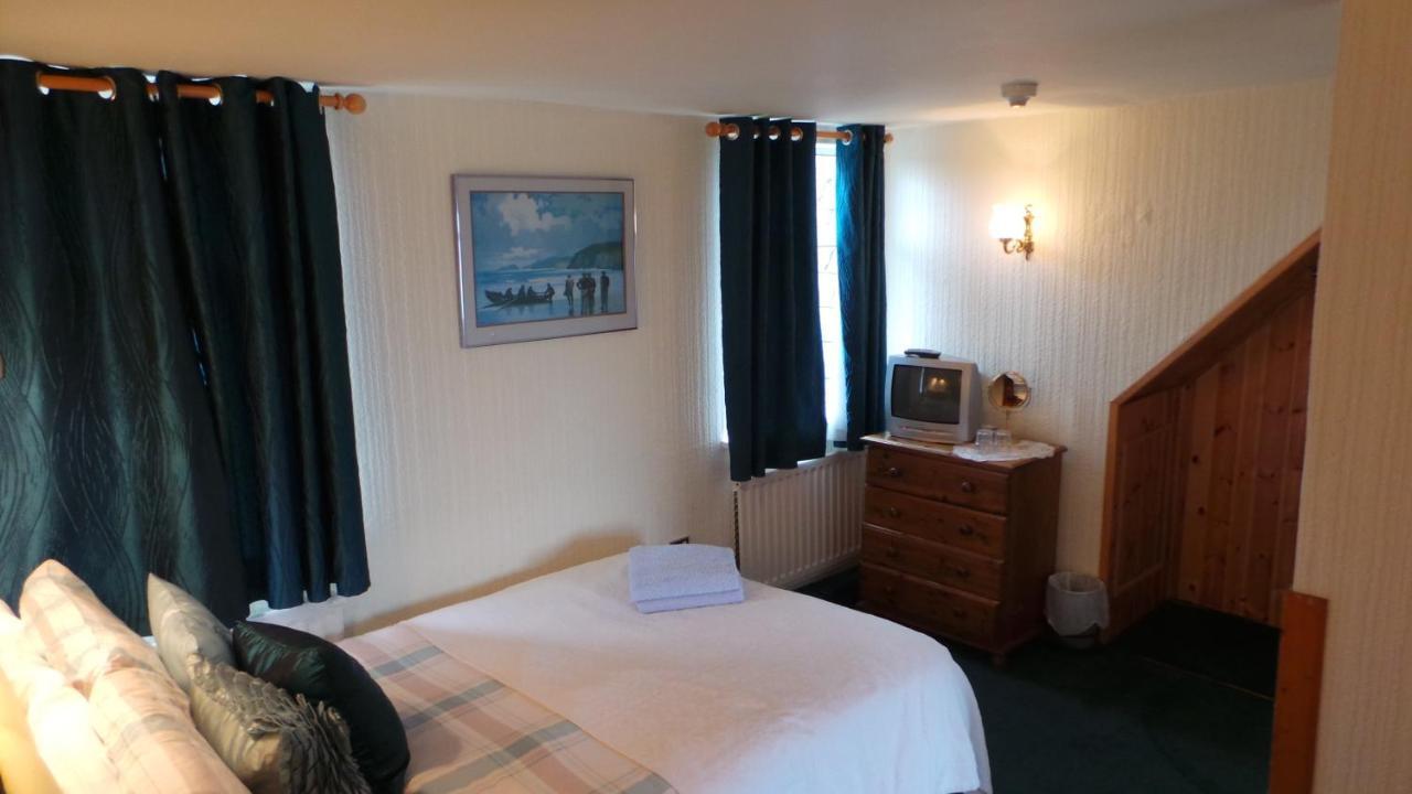 Inishmore House Galway Room photo